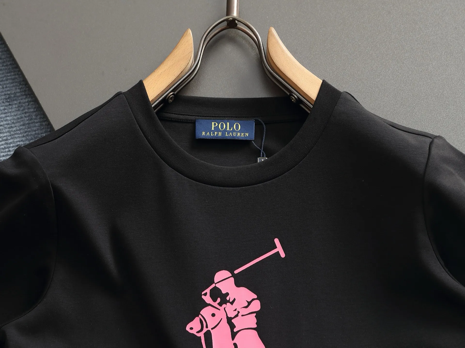 🅿️170 Classic women's short-sleeved T-shirt. Exclusive custom-woven and dyed pure cotton material. Soft and comfortable. The latest brick cabinet synchronization for spring and summer. Pure cotton liquid ammonia mercerized cotton fabric, printing technology. Color: black, white. Size: S M L